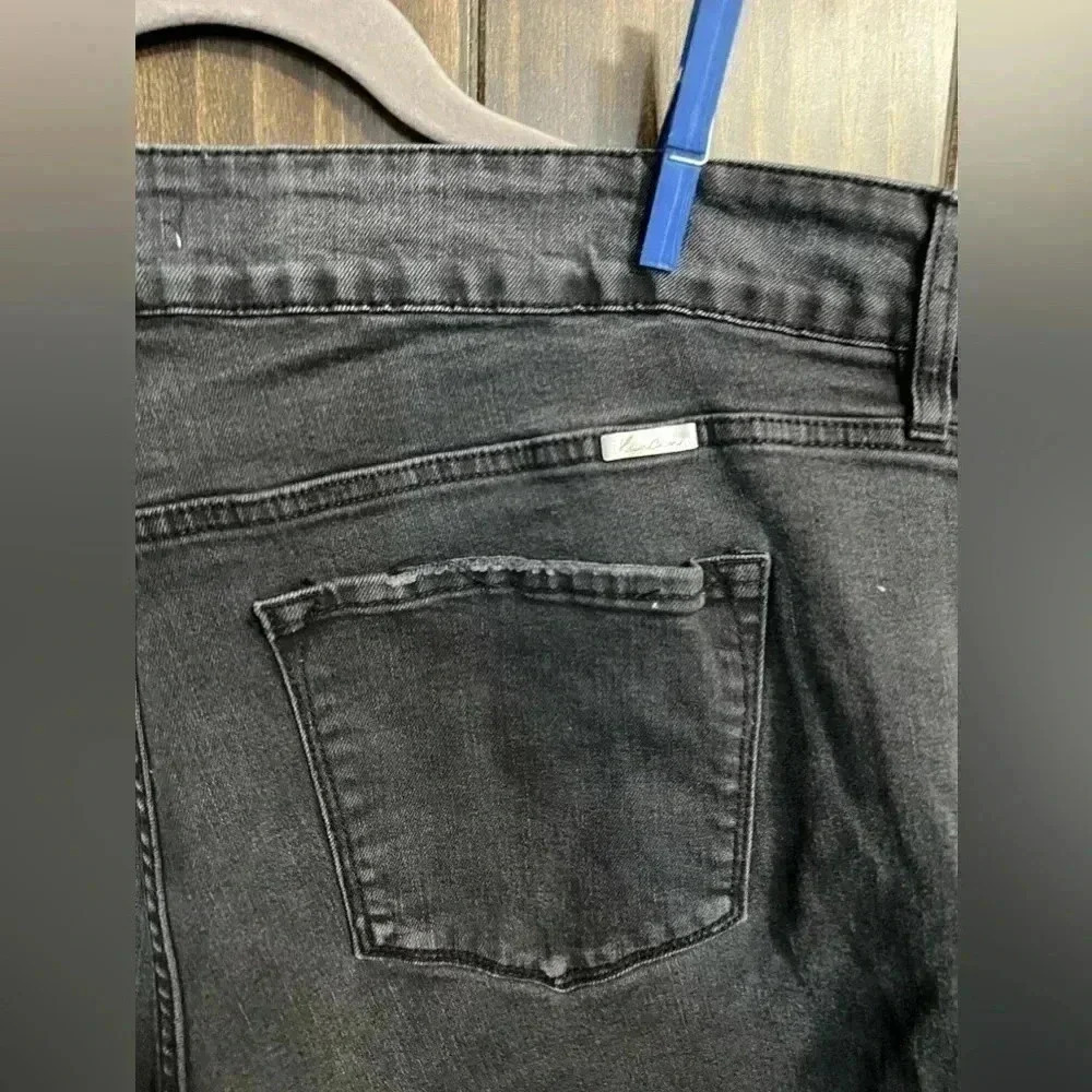 Kancan (Exclusively for Maurices) Black Rough Hem Distressed Shorts. Size:16 - Picture 10 of 12